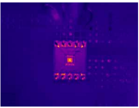 使用標(biāo)準(zhǔn)鏡頭拍攝的已通電電阻器的 圖像未能顯現(xiàn)出任何明顯異常。